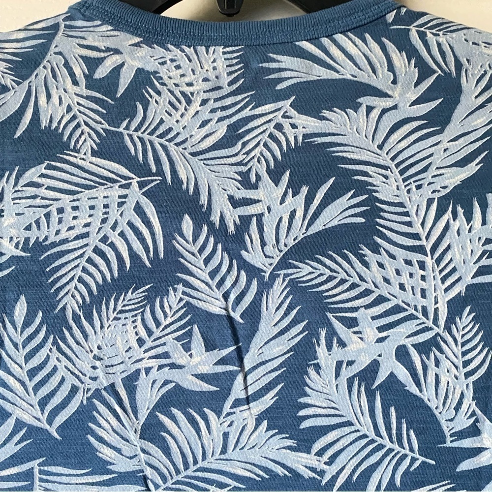 Express Palm Leaf Ringer Short Sleeve Shirt - Picture 5 of 7